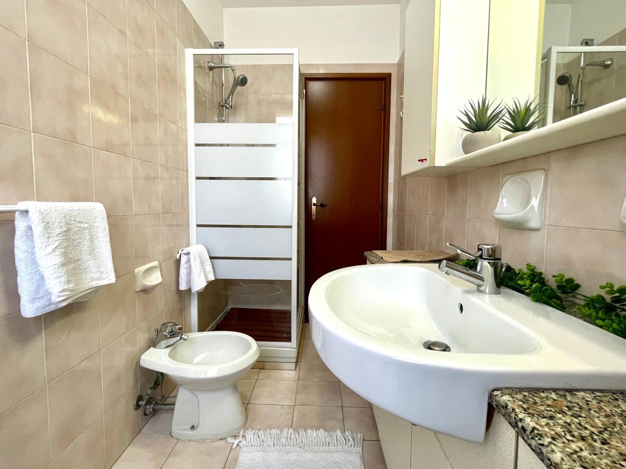 2 Locali A 600 Mt Dal Mare - Free Parking Apartamento Ceriale Exterior foto